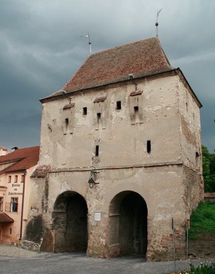 Siuvėjų bokštas - nuo XIVa miesto vartai